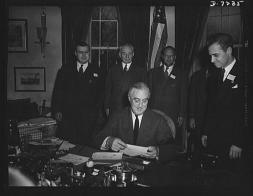 Citation winners. President Roosevelt, about to award citations to Edwin Curtiss Tracy, an employee of RCA Manufacturing Company of Camden, New Jersey