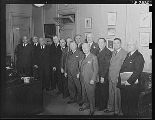 The committee of railroad presidents and railroad union officials forming the Railway Labor Management Conference held a session in Washington, December 18, 1942 with Office of Defense Transportation officials to discuss manpower problems. The group agreed to submit recommendations to the ailroad ex