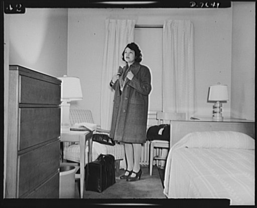 War worker goes to Washington. The young war worker, Miss Clara Camille Carroll of Cleveland, Ohio, is elated to find a bright and cheery room open to her at the 760,000 dollar Lucy D. Slowe Resident Hall in the nation's capital and prepares to move in immediately