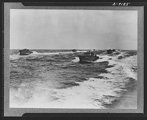 Maneuvers of motor torpedo boats in open sea