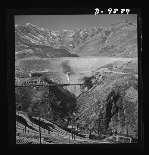 Utah Copper: Bingham Mine. A section of the open-pit mining operations of Utah Copper Company at Bingham Canyon, Utah