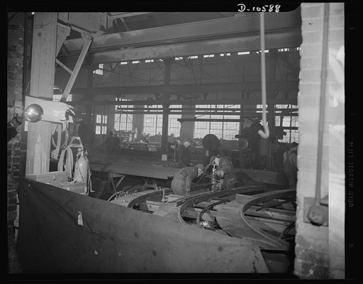 Denver, Colorado. A scene in the interior of a ship-building plant, one of eight engaged in a 56 million dollar program. Ship parts from this land-locked plant in Denver will be sent 1,300 miles to Mare Island for assembly