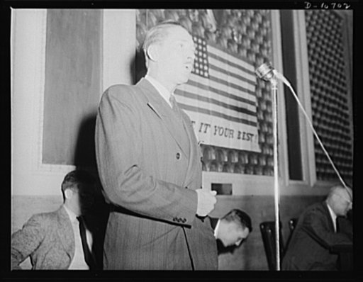 Earl Schenck, naval consultant, speaking before labor-management committee members at Scranton, July 29th