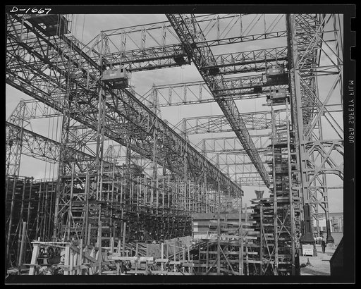 Shipbuilding (Newport News). On this ways are built heavy cruisers and dreadnoughts for the U.S. Navy. Another huge ways is used for construction of destroyers and lighter craft. Setting up of these ways is in itself a major construction job