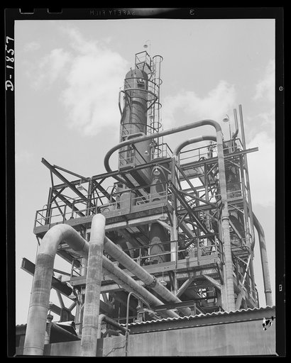 Oil. Parts of the huge extracting plant at Bradford, Pennsylvania, a unit of the Quaker State Refining Company