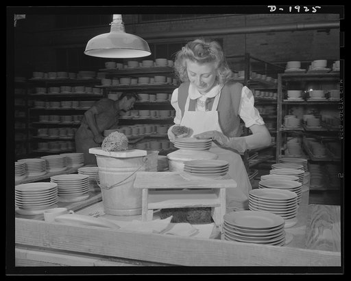 Finishing dishes. Shenango Pottery Works, Newcastle, Pennsylvania