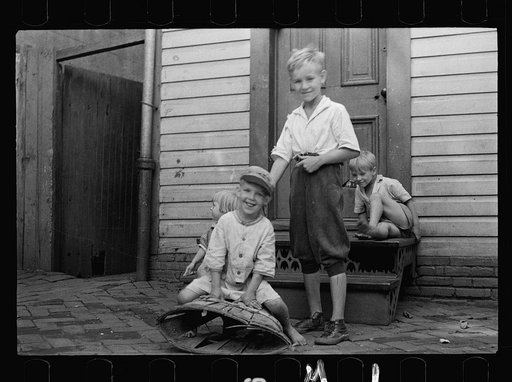 Poor children playing on sidewalk, Georgetown, Washington, D.C.
