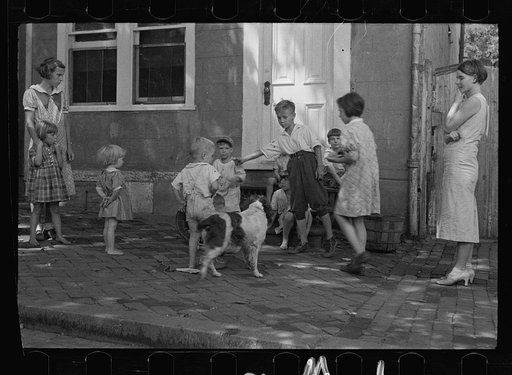 Poor children playing on sidewalk, Georgetown, Washington, D.C.