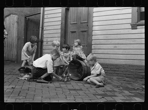 Poor children playing on sidewalk, Georgetown, Washington, D.C.