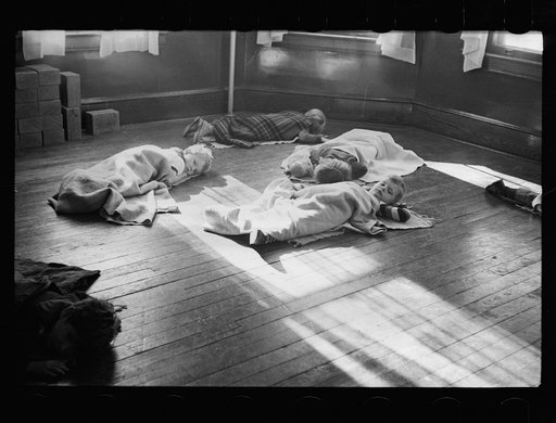 Youngsters during a rest period, Radburn, New Jersey