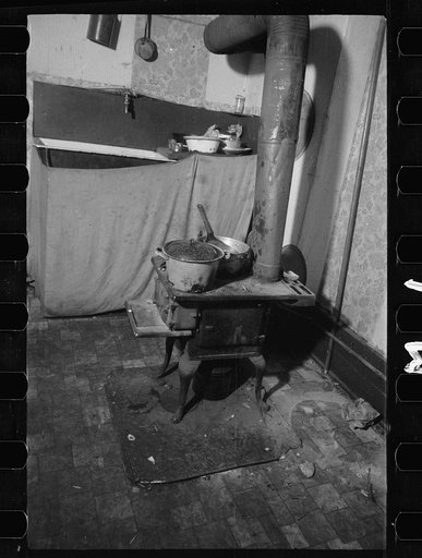 Tenement kitchen shambles, Hamilton County, Ohio