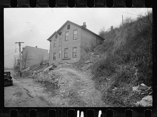 Typical frame house on hilly shore of Ohio River, Hamilton, Ohio