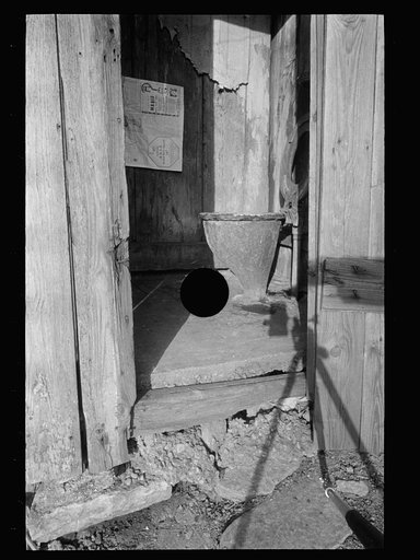 Untitled photo, possibly related to: Housing along front street, Hamilton, Ohio