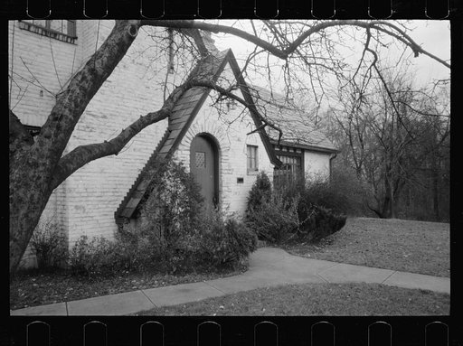 Untitled photo, possibly related to: Houses, Mariemont, Ohio