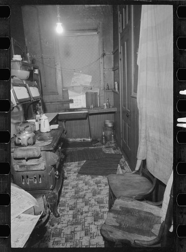 Kitchen, white family, Hamilton Co., Ohio