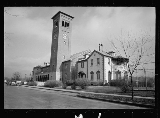 Untitled photo, possibly related to: Recreation building, Mariemont, Ohio