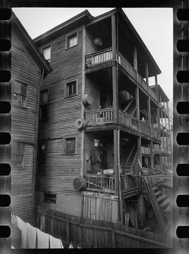 Untitled photo, possibly related to: Model house, Mariemont, Ohio