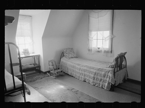 Westmoreland Homesteads, Mount Pleasant, Westmoreland County, Pennsylvania. Bedroom
