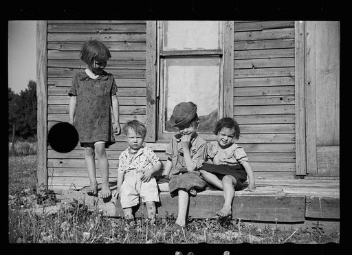 Untitled photo, possibly related to: Housing in area from which many Decatur homesteaders are taken, near Decatur Homesteads, Decatur, Indiana