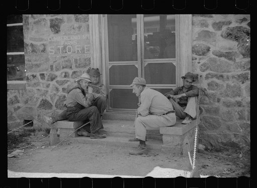 Men "asettin," Skyline Farms, Alabama, near Scottsboro