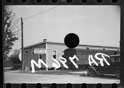 Untitled photo, possibly related to: Farmer's cooperative, Morrisville, Vermont