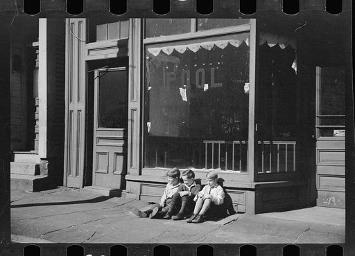 Untitled photo, possibly related to: Marion Street, French section, west side of river, Amoskeag, Manchester, New Hampshire