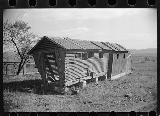 Corn crib on H.S. Wimmer farm, Butztown, Pennsylvania, Northampton farm site