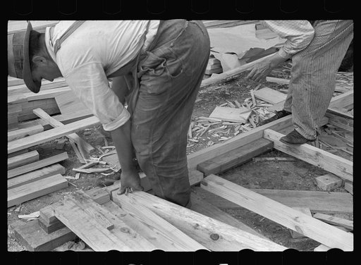Building prefabricated house, Roanoke Farms, North Carolina
