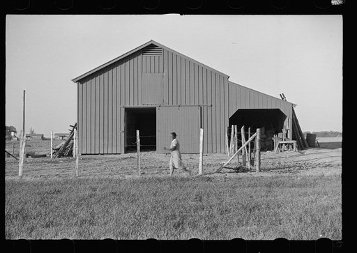 Barn on Roanoke Farms Project, North Carolina