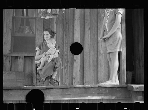 Untitled photo, possibly related to: Wife and baby of tenant farmer, Irwin County, Georgia