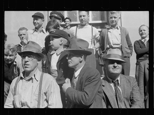 Spectators at Cincinnati sesquicentennial parade, Cincinnati, Ohio