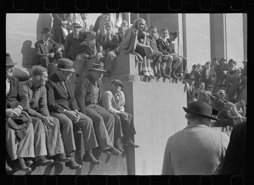 Piled up on the post office to watch the parade go by. Cincinnati, Ohio