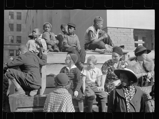 Waiting for the parade to pass, Cincinnati, Ohio