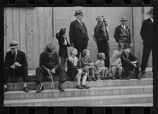 Waiting for the parade, Cincinnati, Ohio