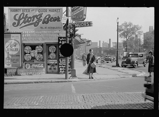Untitled photo, possibly related to: Liquor store, Omaha, Nebraska
