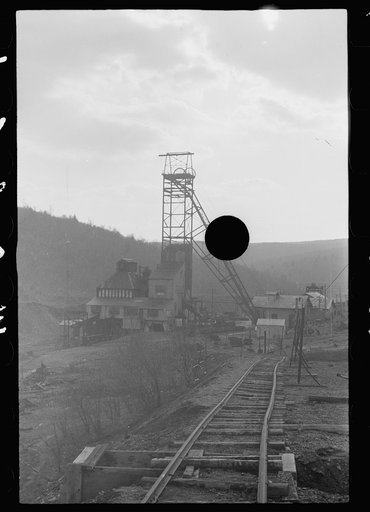 Untitled photo, possibly related to: Mine tipple, Kempton, West Virginia