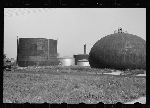 Oil tanks, Minneapolis, Minnesota