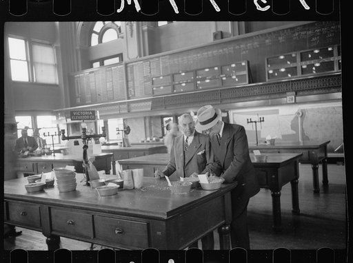 Buyer at open grain market, Minneaplis Grain Exchange, Minnesota