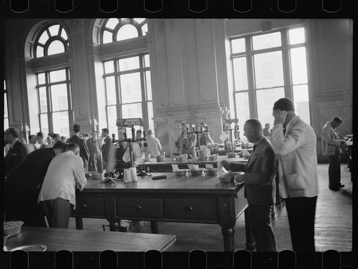 Untitled photo, possibly related to: Open grain market, Minneapolis Grain Exchange, Minneapolis, Minnesota