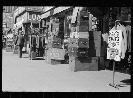 Untitled photo, possibly related to: Pawnshops and secondhand stores in Gateway District, Minneapolis, Minnesota