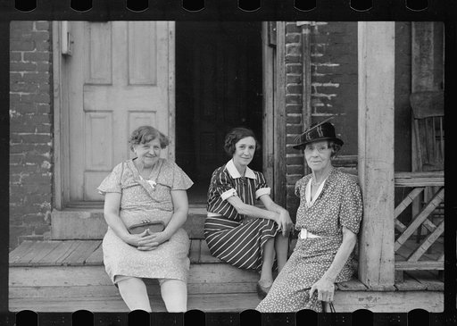 Untitled photo, possibly related to: Ladies who live in rooming house, St. Paul, Minnesota