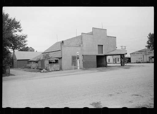 Garage with false front, Sisseton, South Dakota