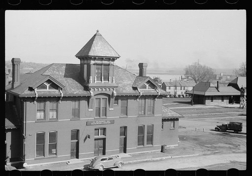 CM&P (Chicago, Milwaukee and St. Paul) railroad station, Dubuque, Iowa