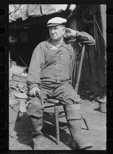 Resident of shacktown, Dubuque, Iowa