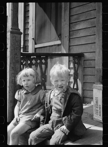 Untitled photo, possibly related to: Children who live in the slums, Dubuque, Iowa