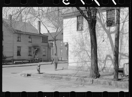 Workman going home, Dubuque, Iowa