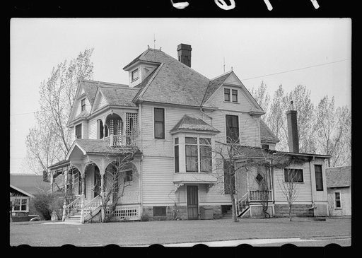 Residence, Grundy Center, Iowa
