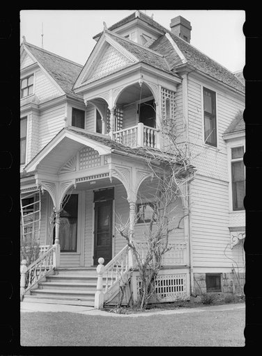 Residence, Grundy Center, Iowa