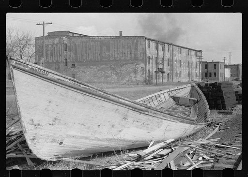 Untitled photo, possibly related to: Old wagon and buggy company, Dubuque, Iowa