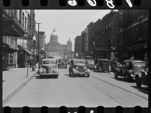 Des Moines, Iowa. State capitol in background